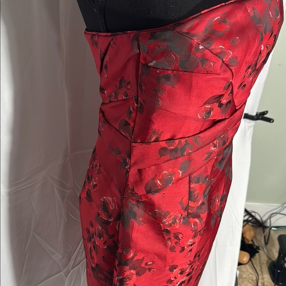 White House Black Market Elegant Red Floral Strapless Dress Size 4 - Picture 5 of 11